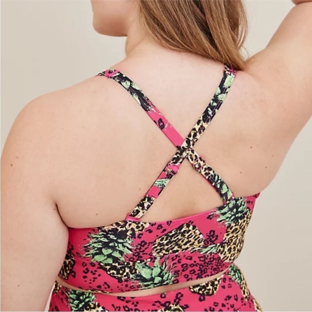 Torrid Wireless Adjustable Scoop Bikini Top - Picture 2 of 6